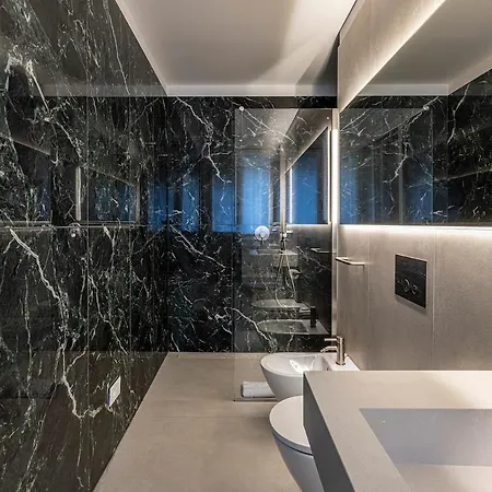 Quiet Luxury Retreat Design & Comfort Al Duomo Appartement Milaan