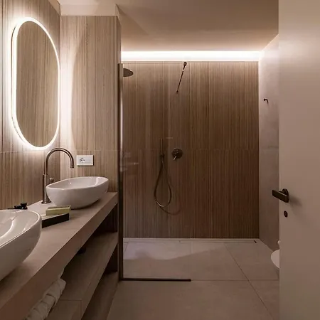 Quiet Luxury Retreat Design & Comfort Al Duomo * Milán